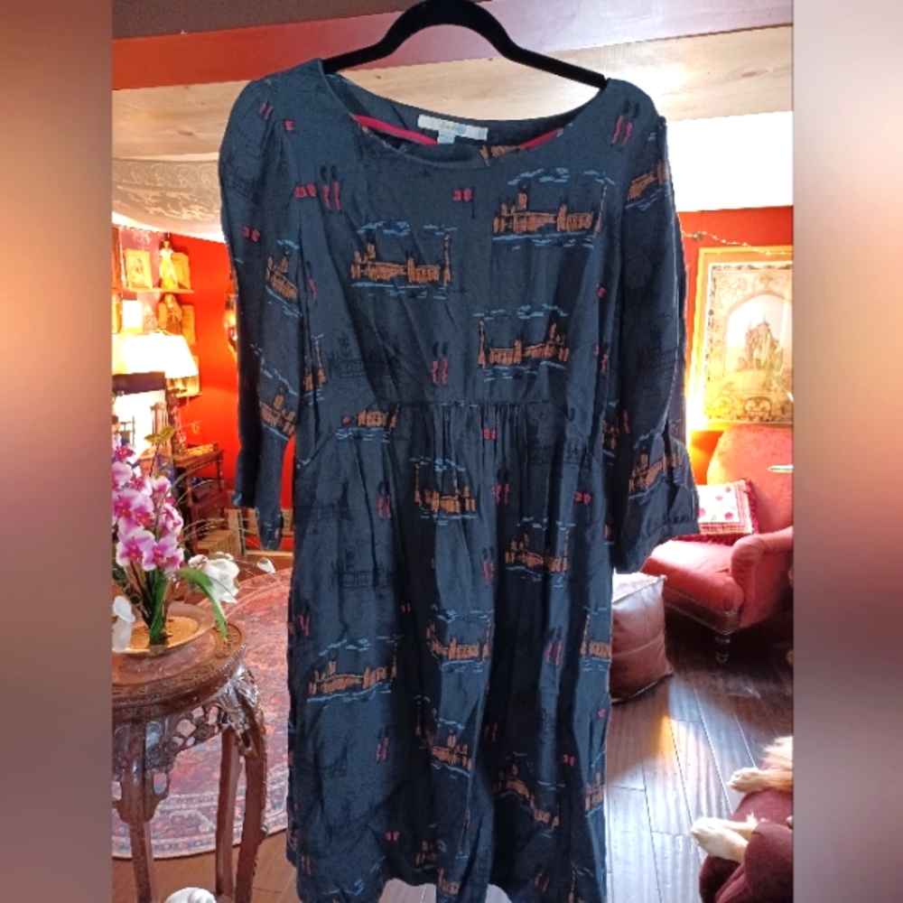 Buckingham Palace Dress